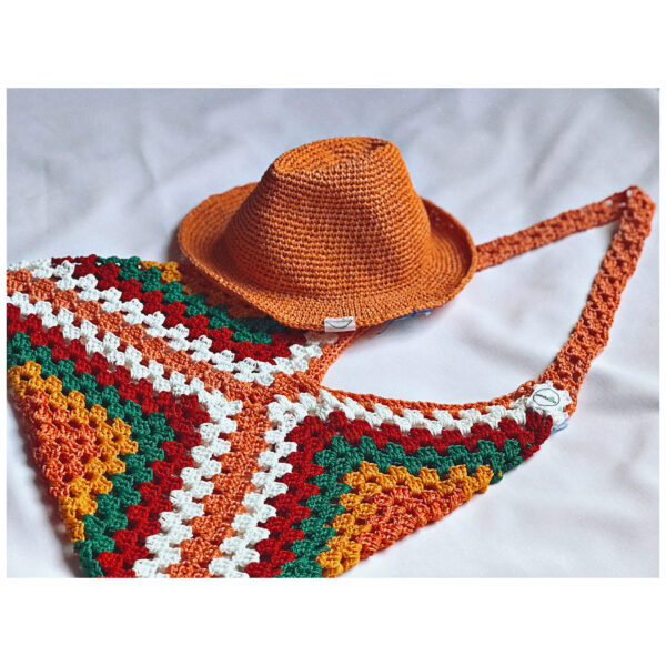 Retro Triangle Crochet Bag - Image 9